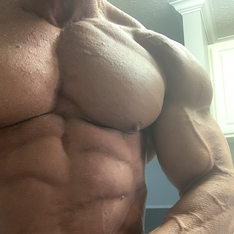 maturedmuscle onlyfans leaked picture 2