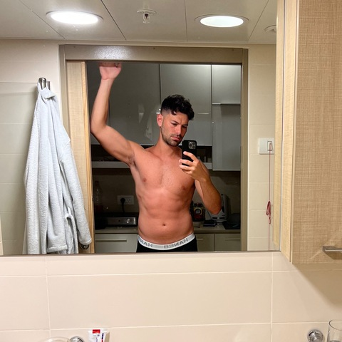 michaeleis30 onlyfans leaked picture 2