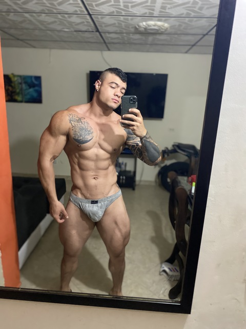 miguelasaenz1996 onlyfans leaked picture 2