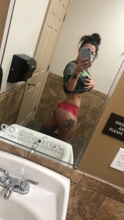 milfwtattoos onlyfans leaked picture 2