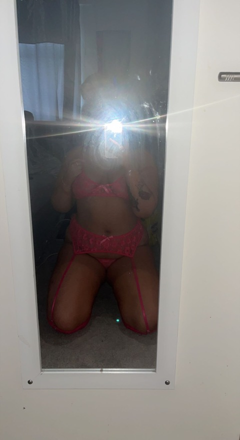 missmiacarroll onlyfans leaked picture 2