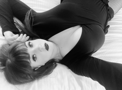 mistressbattyboop onlyfans leaked picture 2