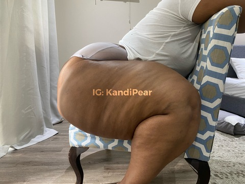 mzkandipear onlyfans leaked picture 2