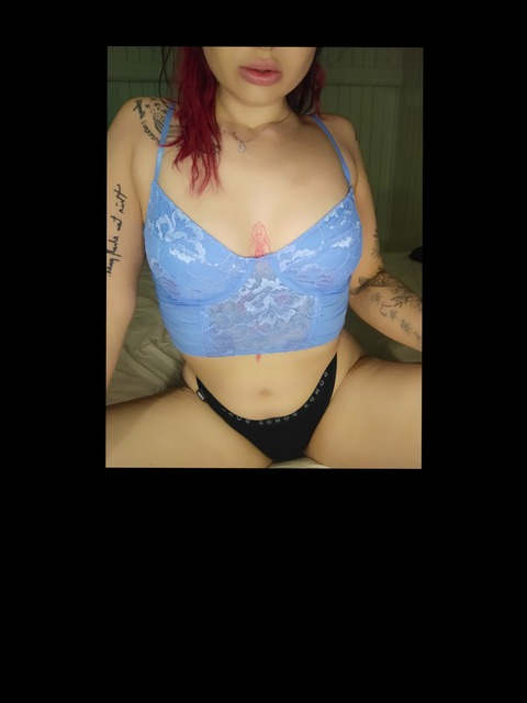 naughtykirra onlyfans leaked picture 2