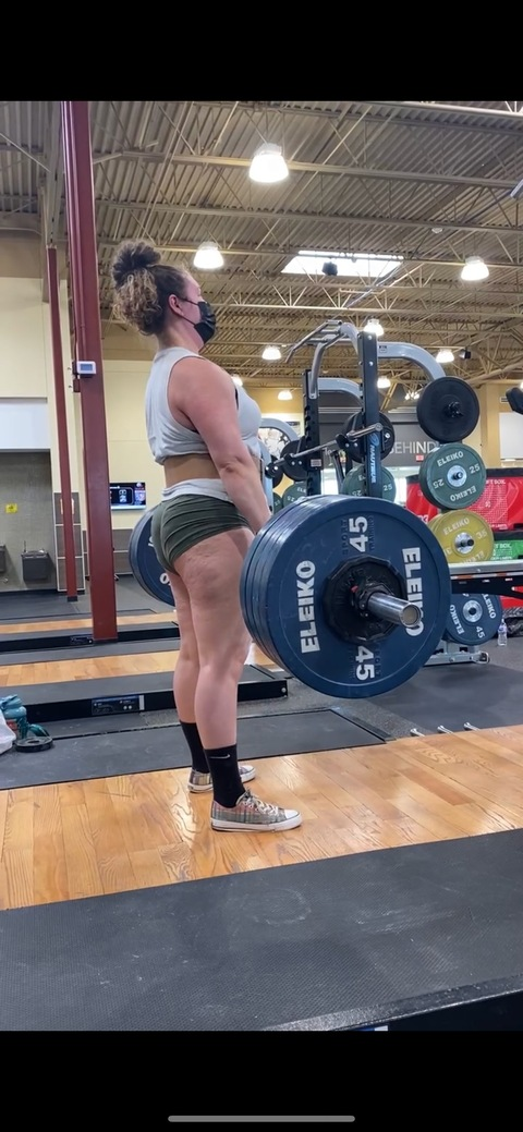 powerliftingqueen onlyfans leaked picture 2