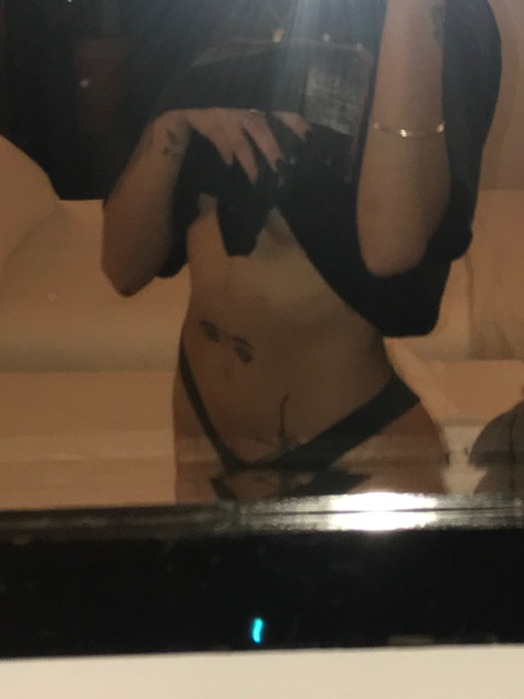 princesa111venus onlyfans leaked picture 2