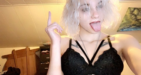 restingbitchface100 onlyfans leaked picture 2