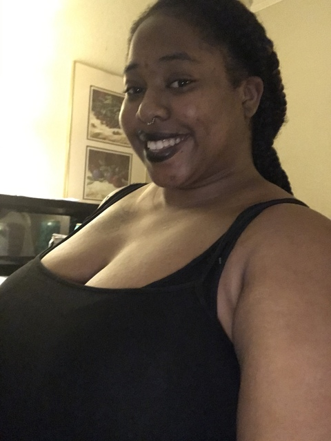 riahisbossy onlyfans leaked picture 2