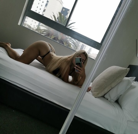 roxietmgx onlyfans leaked picture 2