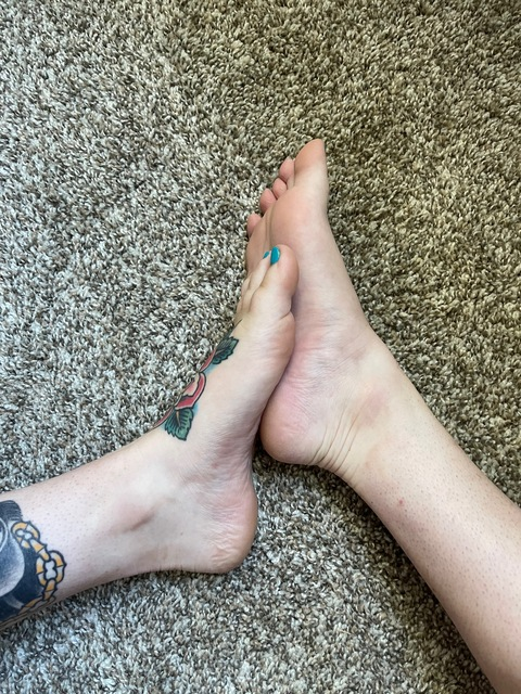 sandiraefeet onlyfans leaked picture 2