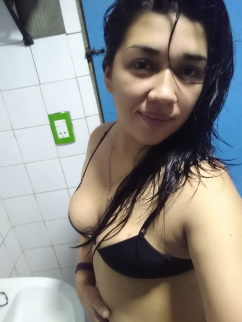 sexylatina22 onlyfans leaked picture 2