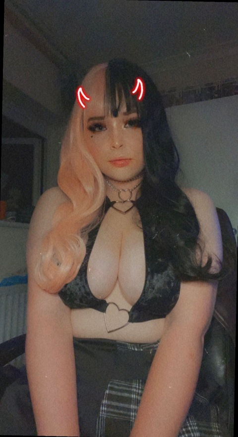 skyeebxby onlyfans leaked picture 2