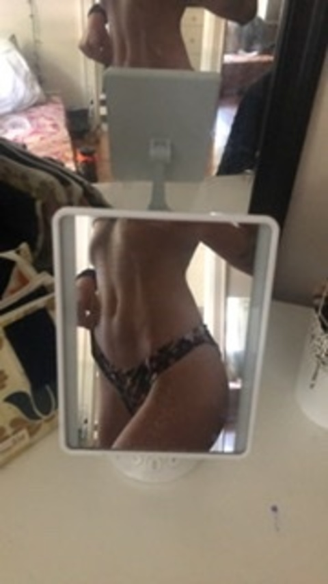 slim.notthick onlyfans leaked picture 2