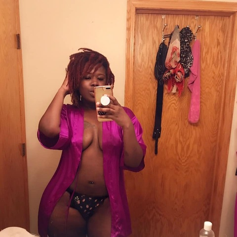 squishybootyq onlyfans leaked picture 2