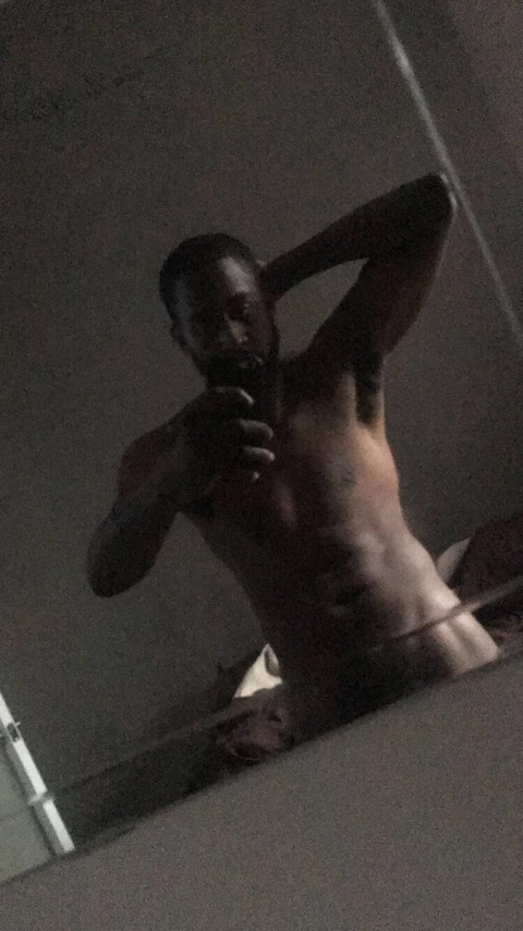 talldarkhandsome32 onlyfans leaked picture 2