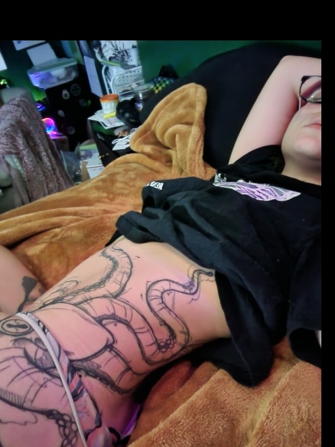 tatted.temptress onlyfans leaked picture 2