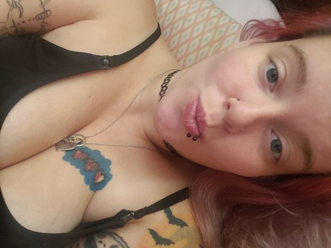 tattedgamergurl onlyfans leaked picture 2