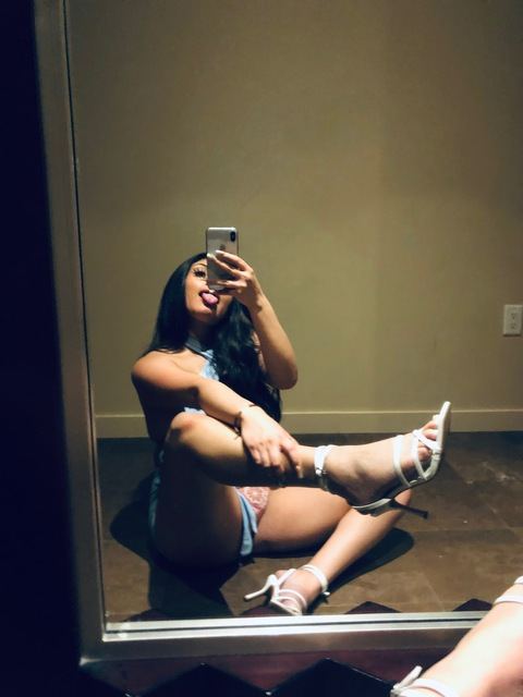 thaliabae onlyfans leaked picture 2