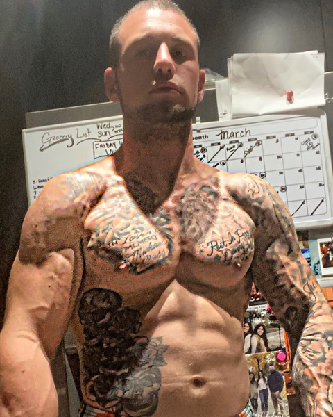 thehungplumber onlyfans leaked picture 2