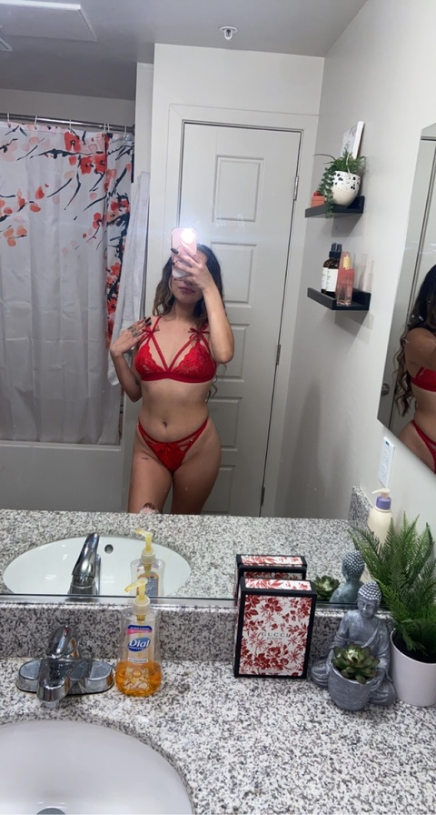 therealrosiebaby onlyfans leaked picture 2