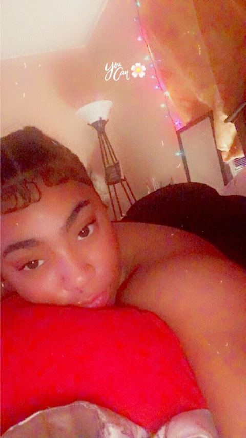 thickyellaa onlyfans leaked picture 2