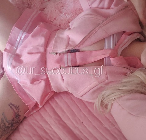 ur_succubus_gf onlyfans leaked picture 2