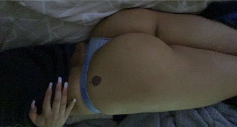 vanessaitybity onlyfans leaked picture 2
