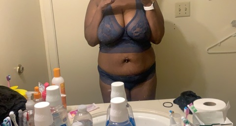 xxxbeautiful1317 onlyfans leaked picture 2