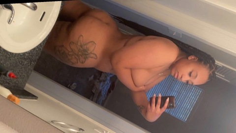 yeahhhbre onlyfans leaked picture 2