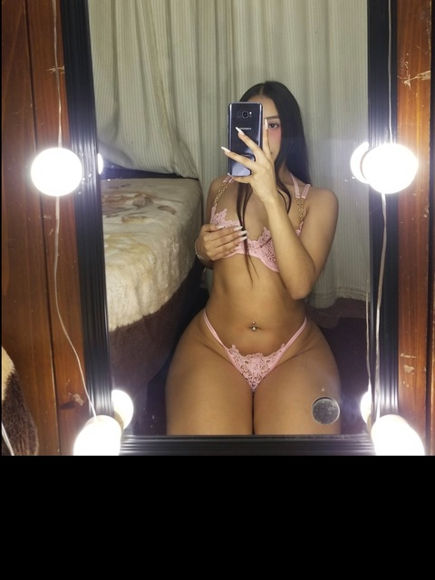 yourdreamgirlxx1 onlyfans leaked picture 2