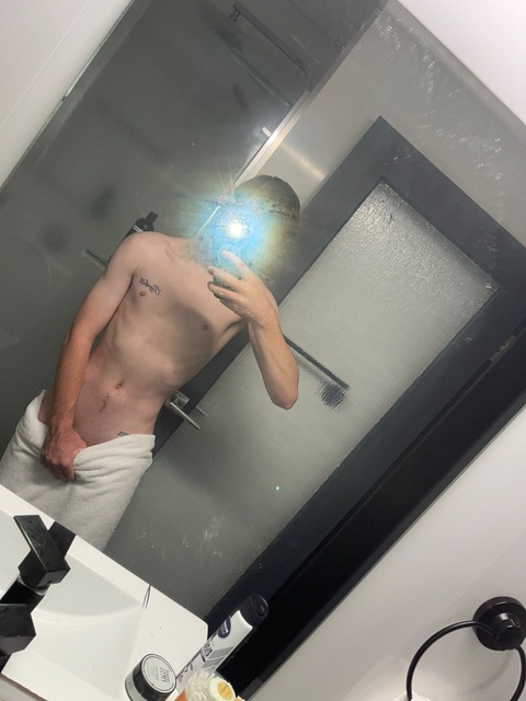 yumbro23 onlyfans leaked picture 2